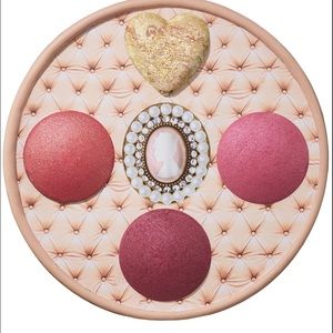 Pat McGrath x Bridgerton Blushing Delights Palette